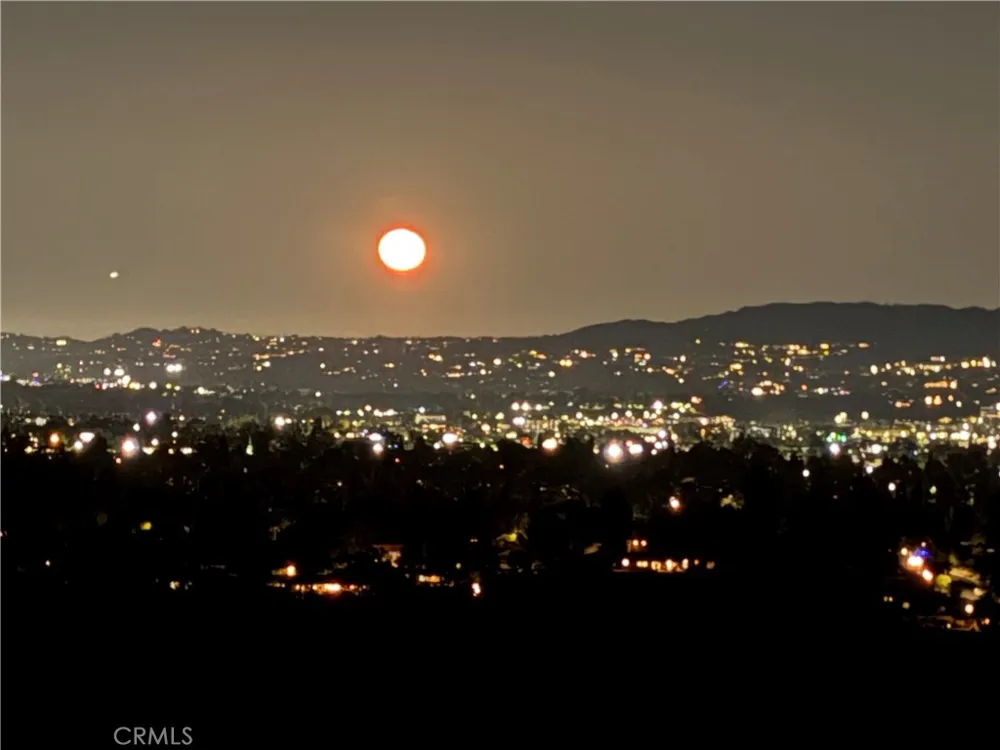 8742 Azul West Hills, CA 91304
