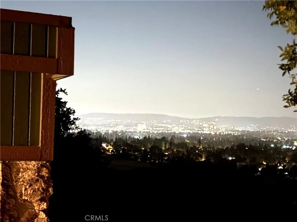 8742 Azul West Hills, CA 91304
