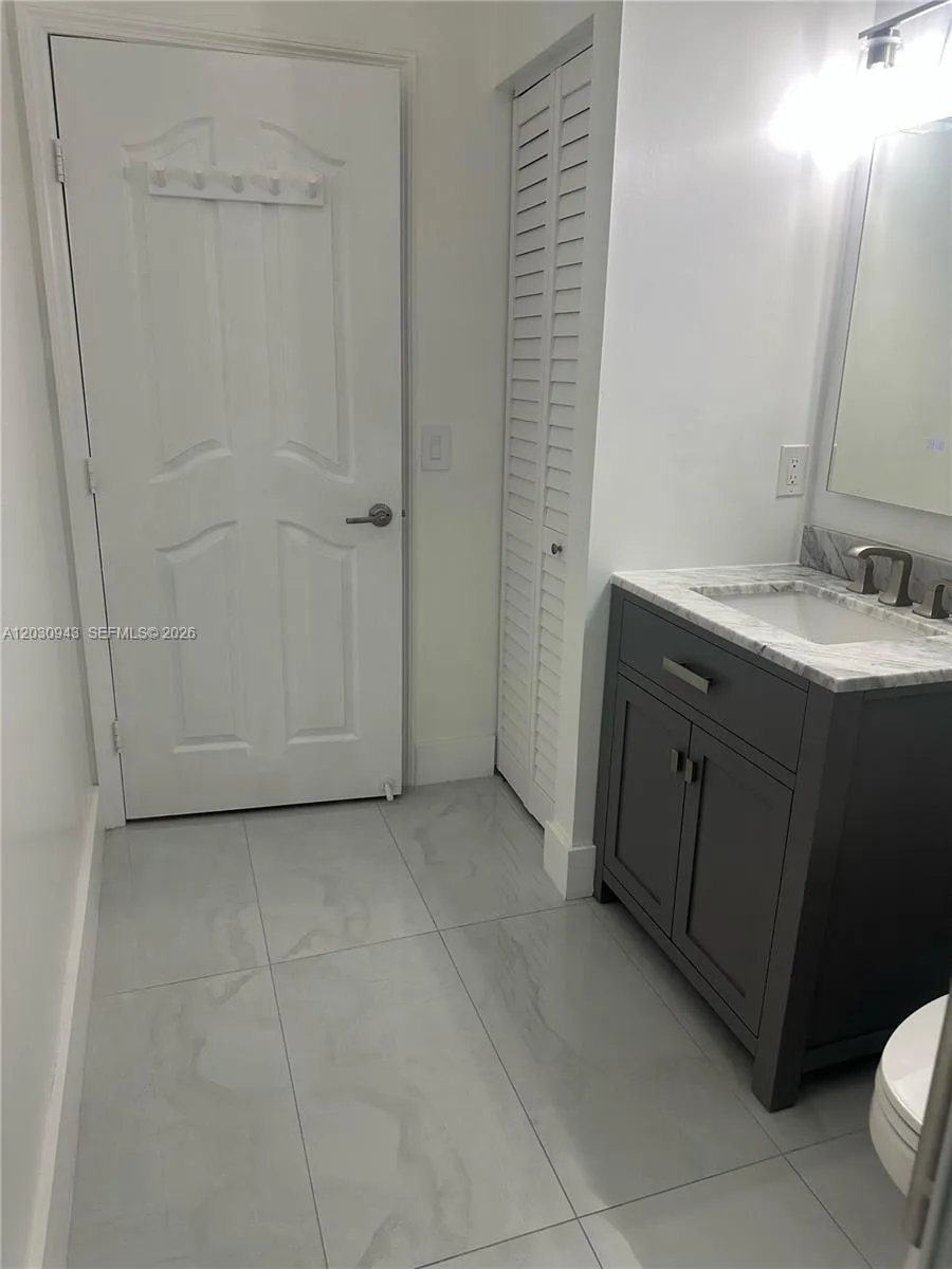15490 SW 10th St Miami, FL 33194