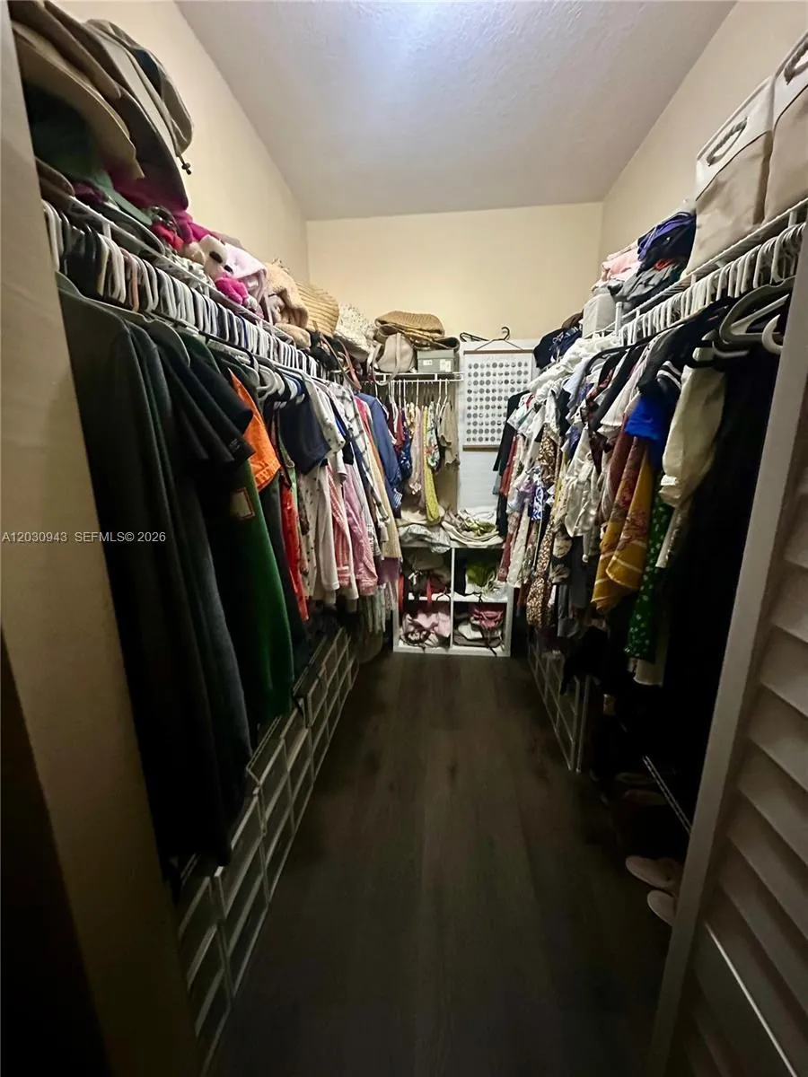 15490 SW 10th St Miami, FL 33194