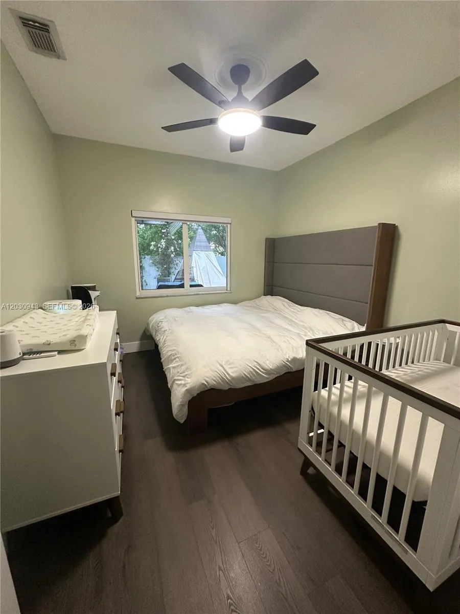 15490 SW 10th St Miami, FL 33194