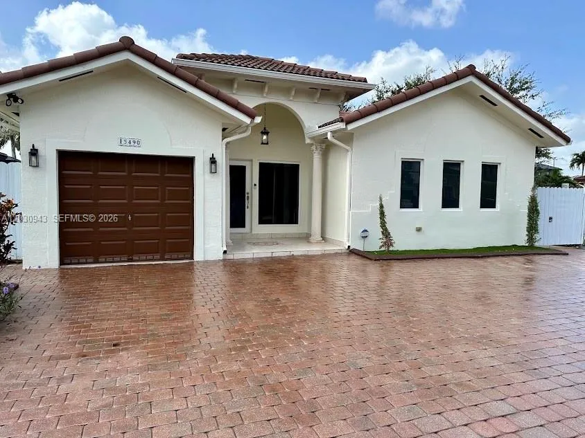 15490 SW 10th St Miami, FL 33194