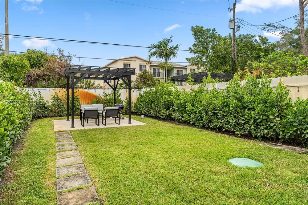 1521 NE 118th Ter #1 Miami, FL 33161