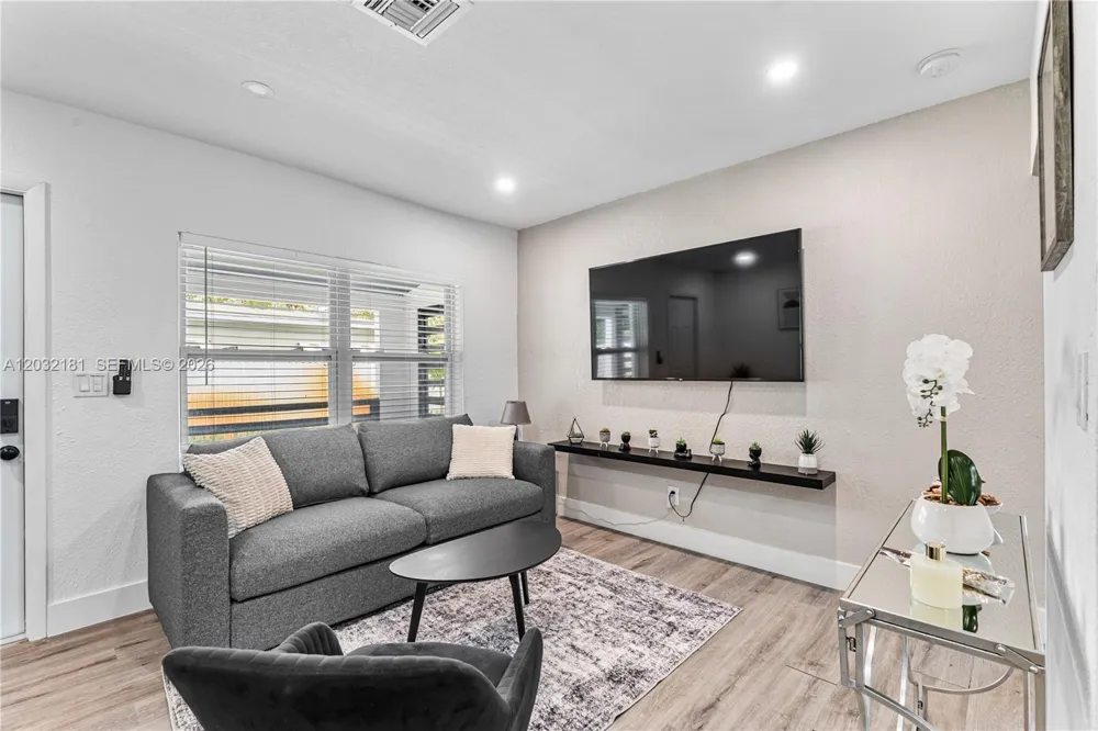 1521 NE 118th Ter #1 Miami, FL 33161