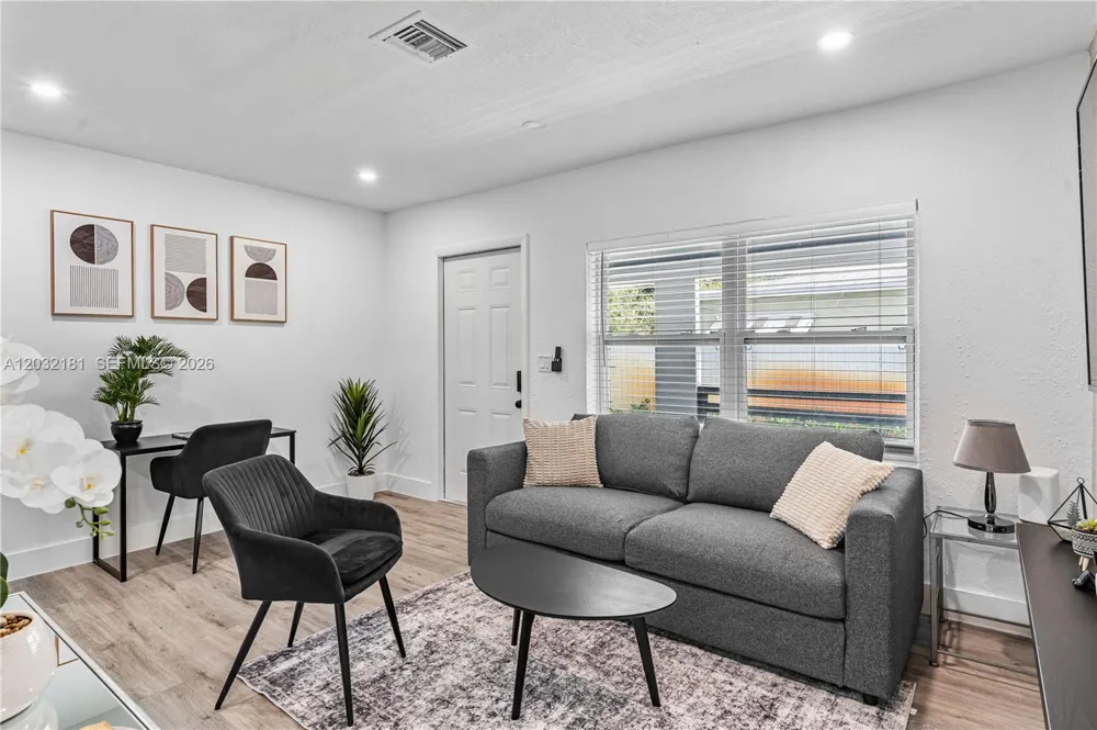 1521 NE 118th Ter #1 Miami, FL 33161