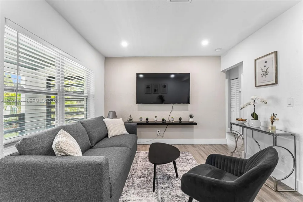 1521 NE 118th Ter #1 Miami, FL 33161