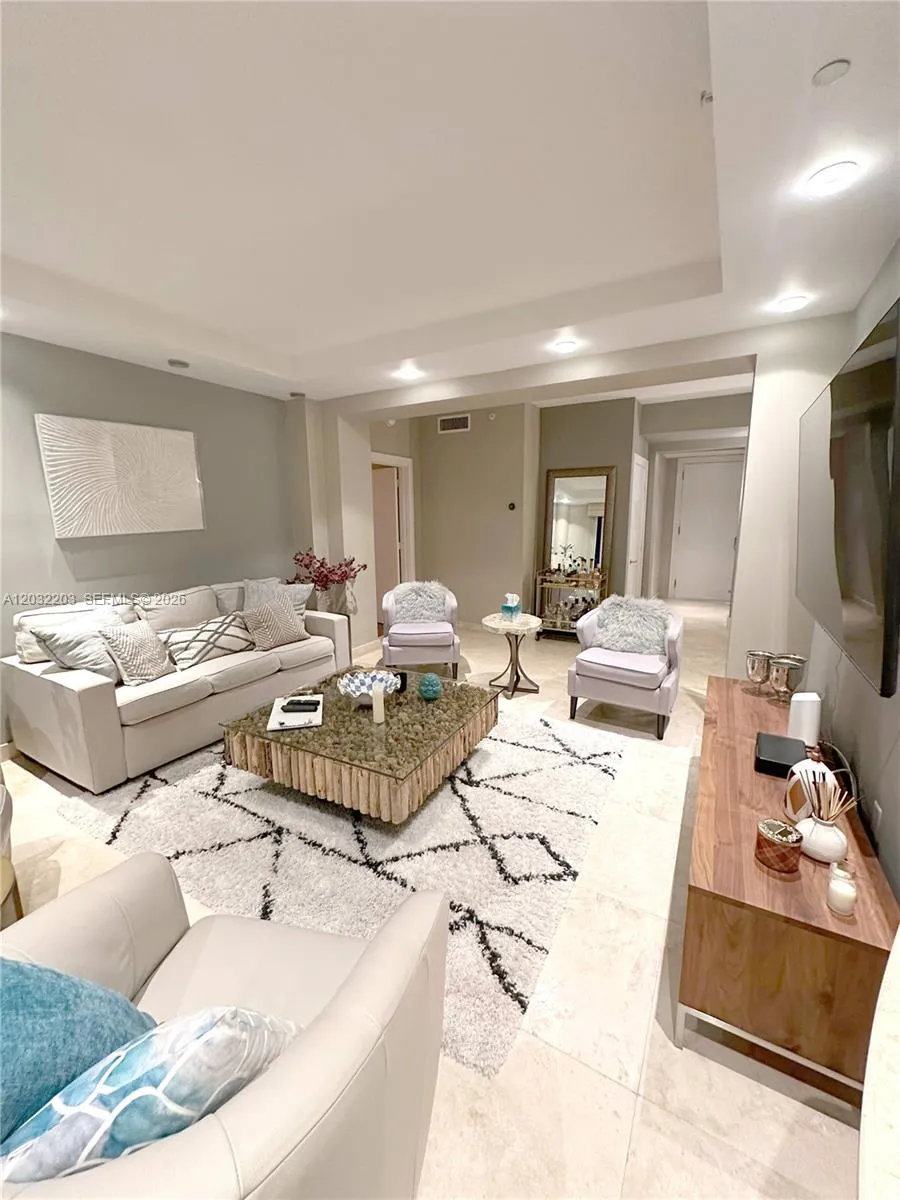 888 Brickell Key Dr #1004 Miami, FL 33131