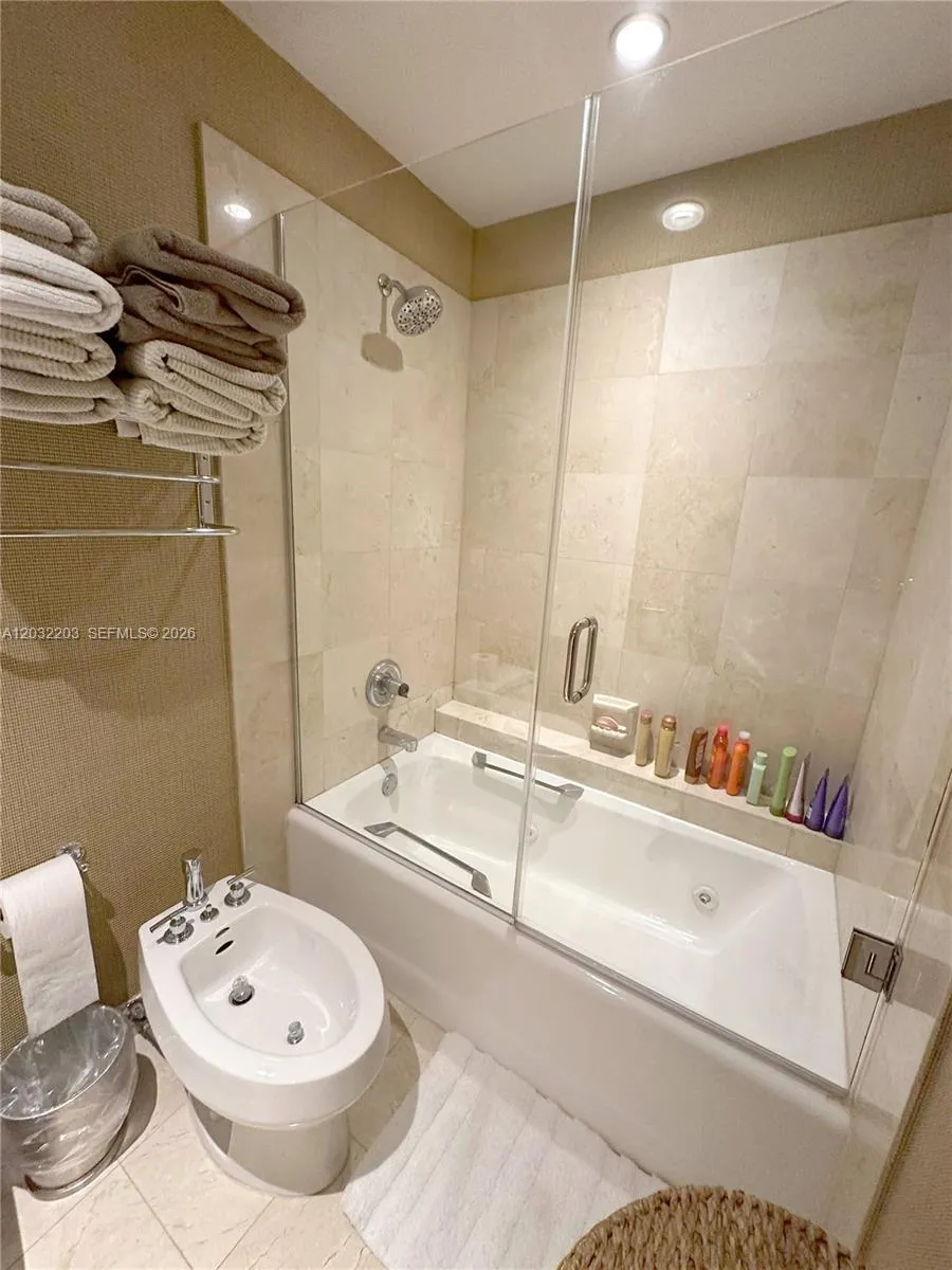888 Brickell Key Dr #1004 Miami, FL 33131