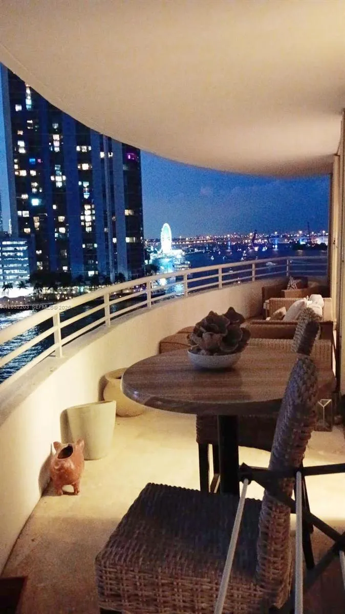 888 Brickell Key Dr #1004 Miami, FL 33131