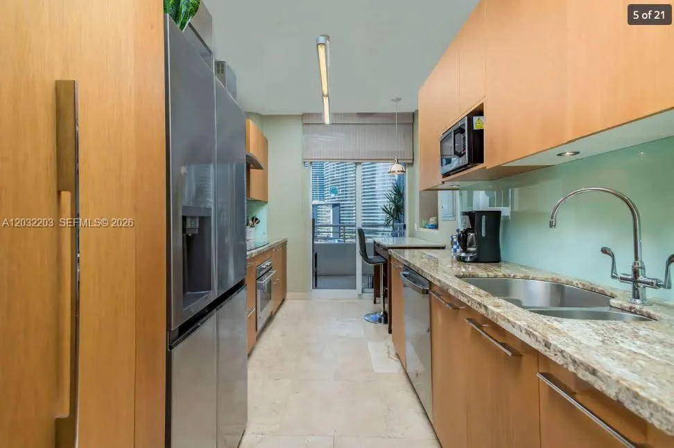 888 Brickell Key Dr #1004 Miami, FL 33131