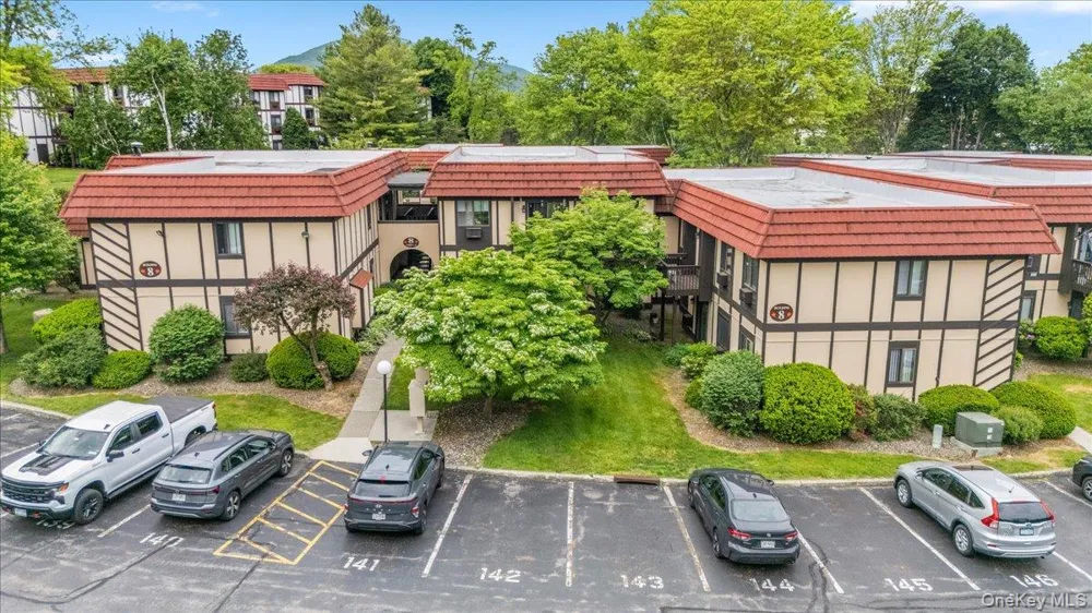 8 Loudon Drive #13 Fishkill, NY 12524