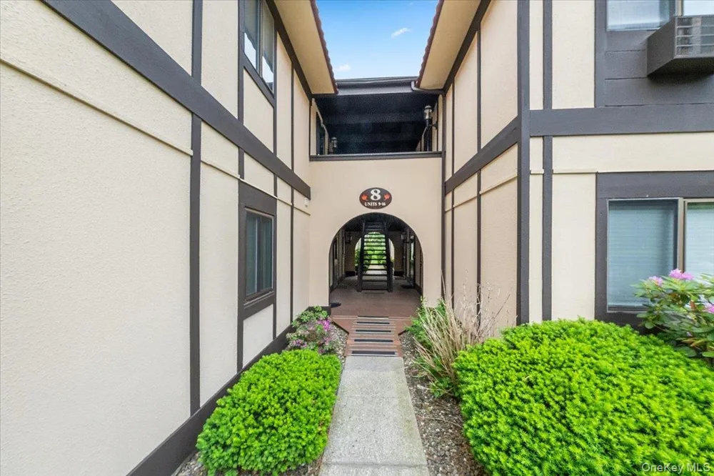 8 Loudon Drive #13 Fishkill, NY 12524