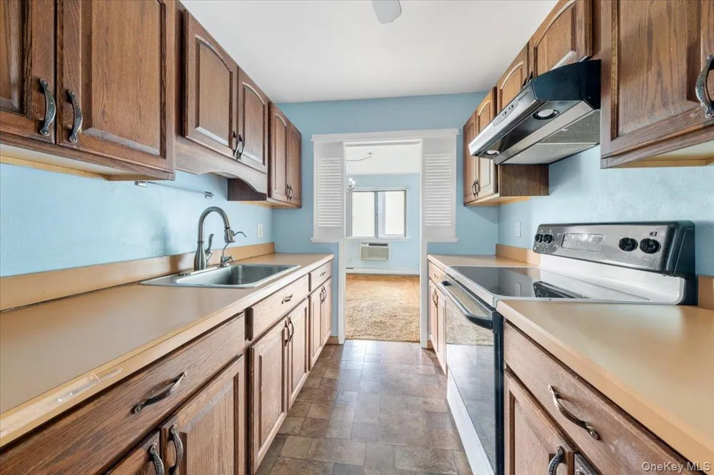 8 Loudon Drive #13 Fishkill, NY 12524