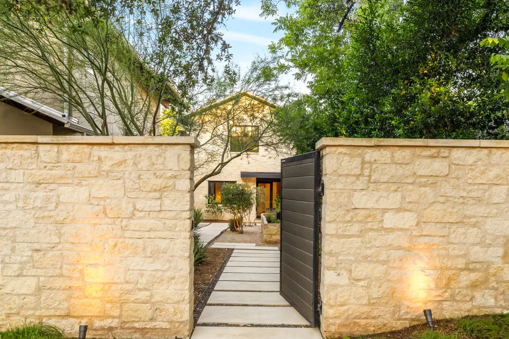 2309 S 4th Street Austin, TX 78704