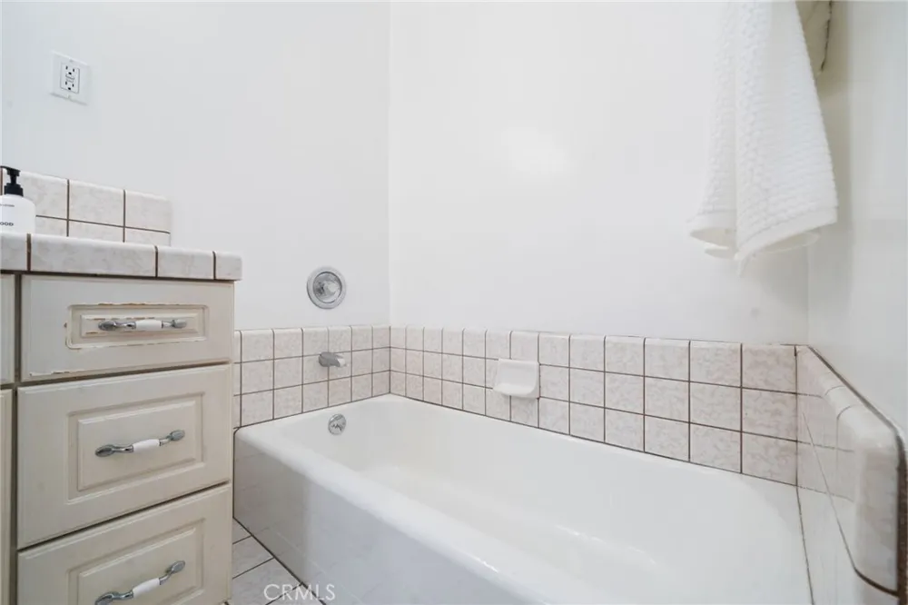 2888 Via De La Guerra Palos Verdes Estates, CA 90274