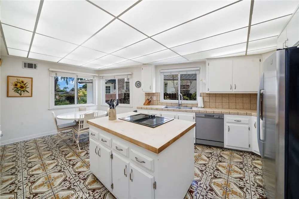 2888 Via De La Guerra Palos Verdes Estates, CA 90274