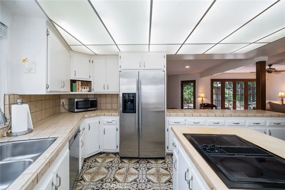 2888 Via De La Guerra Palos Verdes Estates, CA 90274