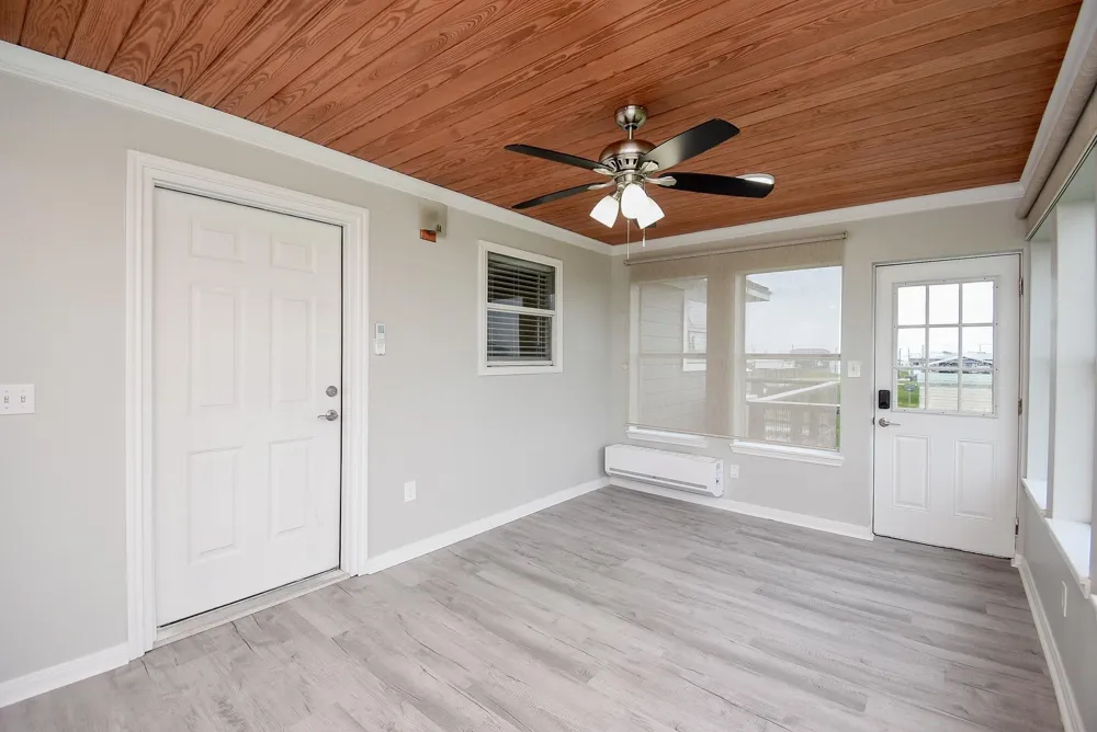 90 Bluefish Palacios, TX 77465