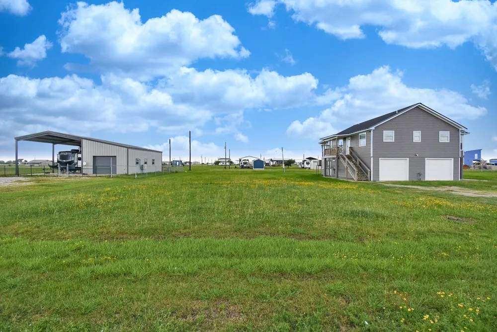 90 Bluefish Palacios, TX 77465