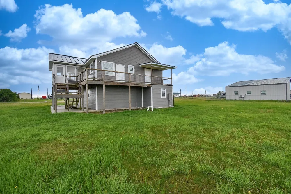 90 Bluefish Palacios, TX 77465