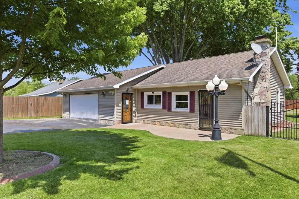 2743 Michigan 140 Highway Watervliet, MI 49098