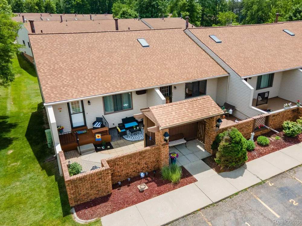 61957 Ticonderoga Drive #1 South Lyon City, MI 48178