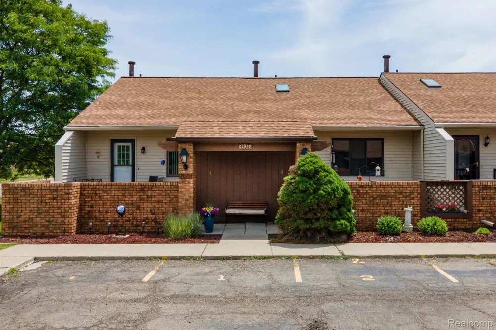 61957 Ticonderoga Drive #1 South Lyon City, MI 48178