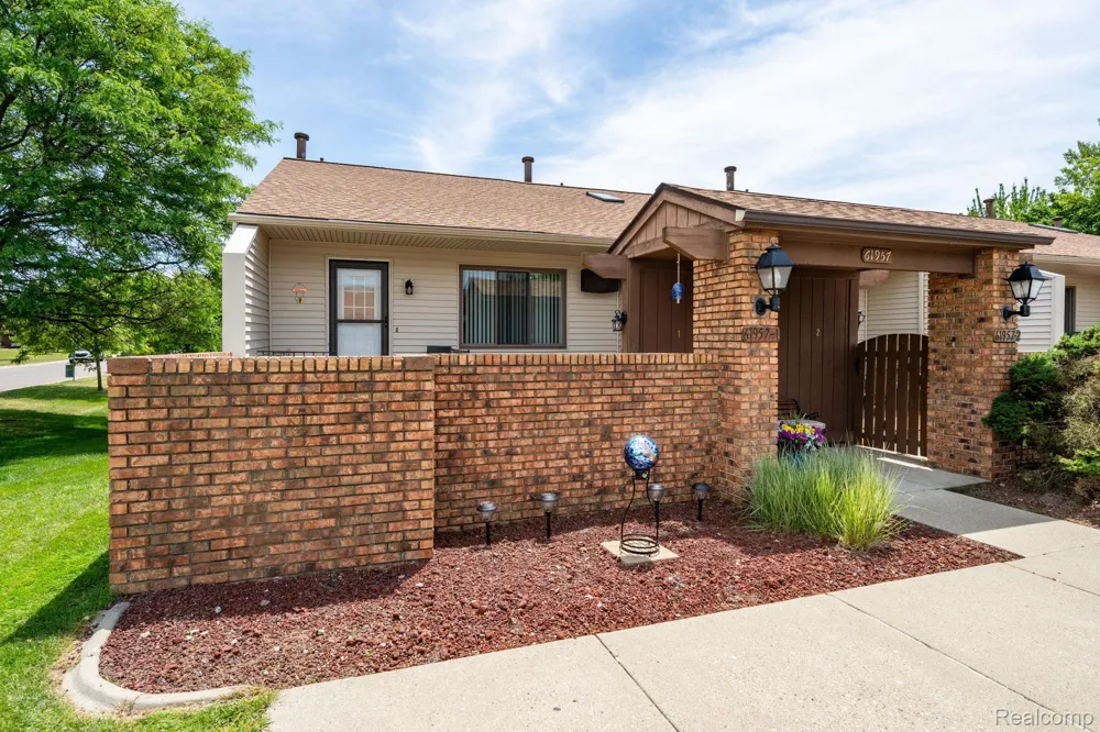 61957 Ticonderoga Drive #1 South Lyon City, MI 48178