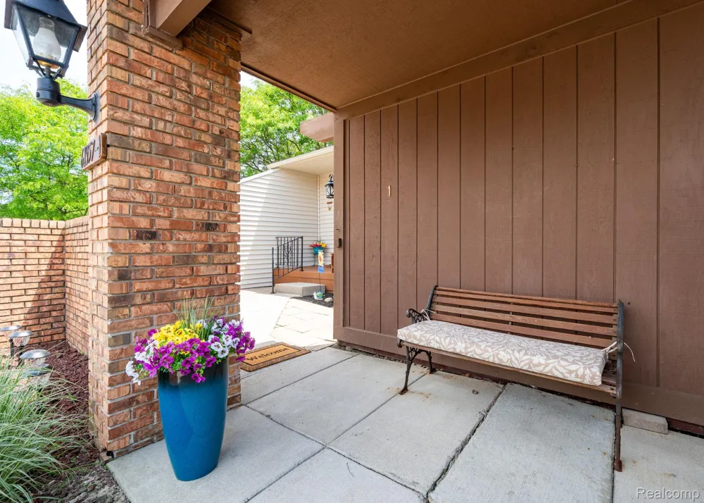 61957 Ticonderoga Drive #1 South Lyon City, MI 48178