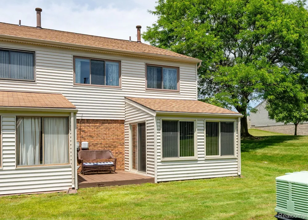 61957 Ticonderoga Drive #1 South Lyon City, MI 48178