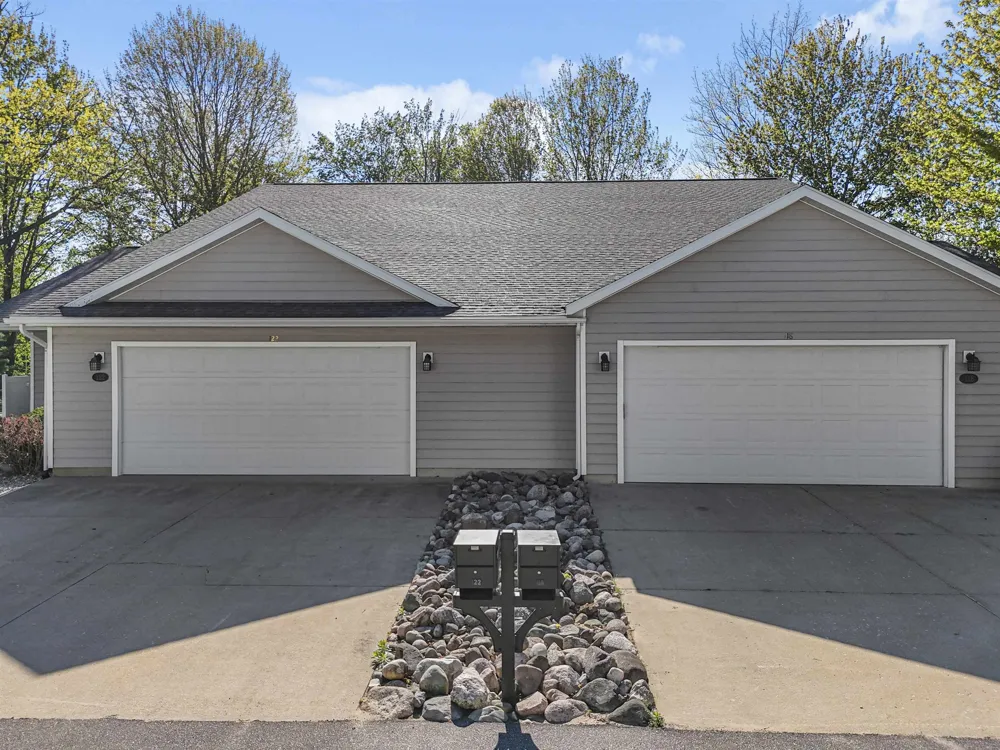 122 Davidsen Shores Drive Cadillac City, MI 49601