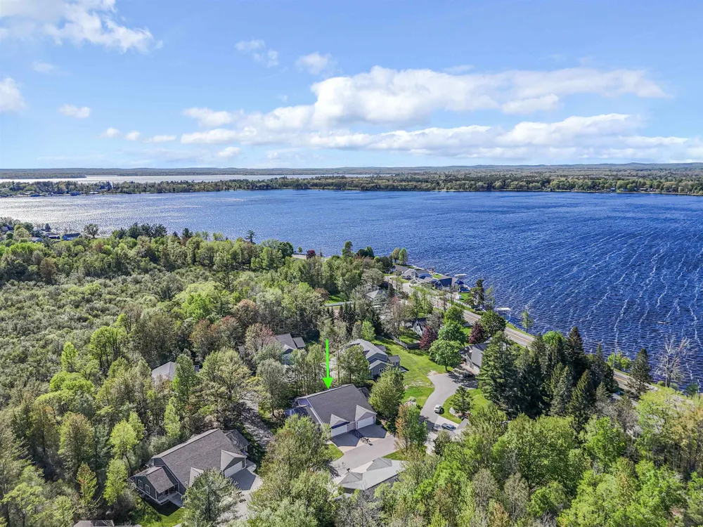 122 Davidsen Shores Drive Cadillac City, MI 49601