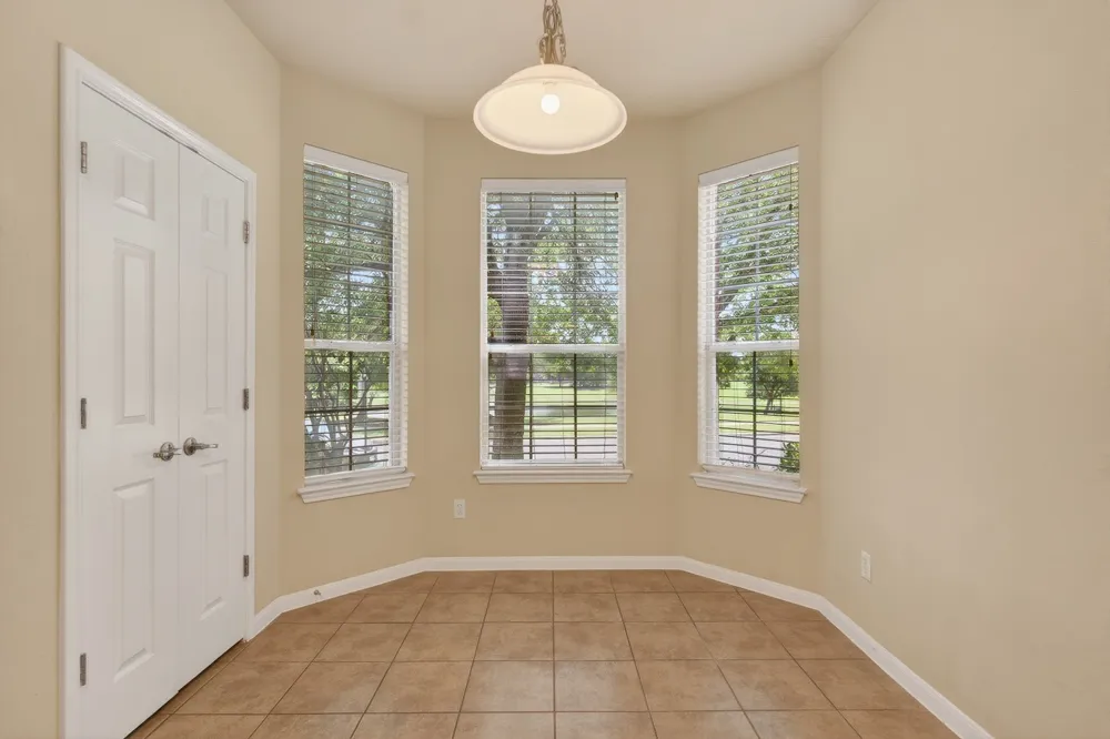 4489 Western Lake Drive Round Rock, TX 78665