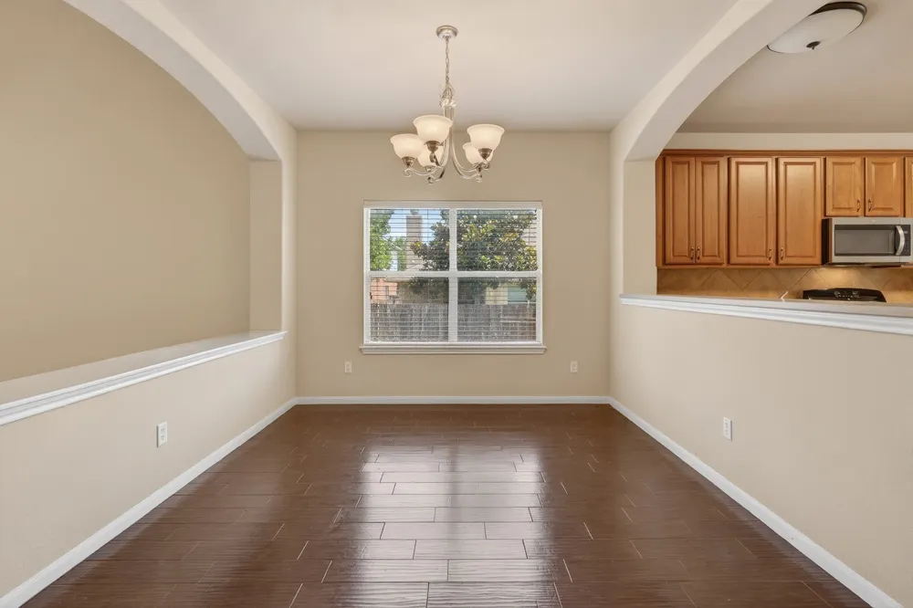 4489 Western Lake Drive Round Rock, TX 78665