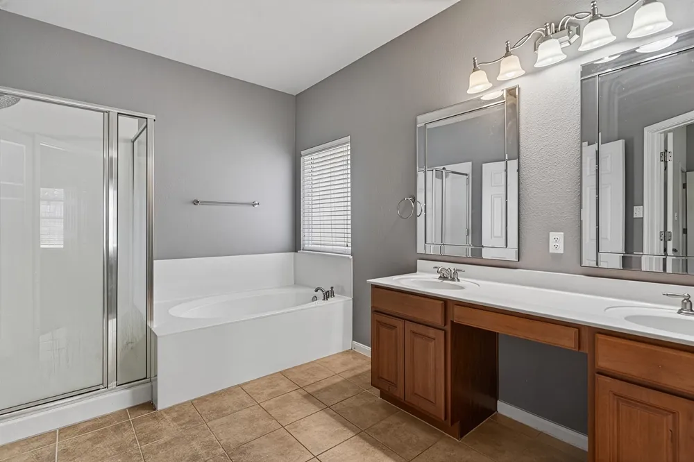 4489 Western Lake Drive Round Rock, TX 78665