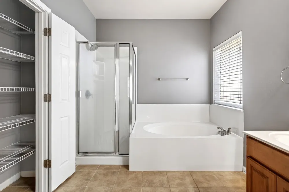 4489 Western Lake Drive Round Rock, TX 78665