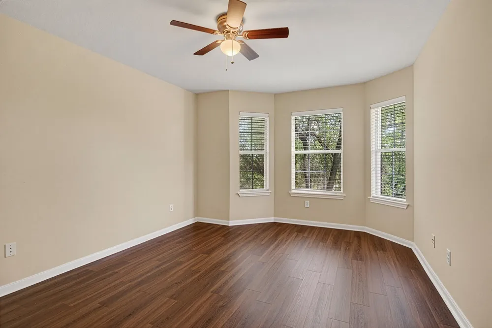4489 Western Lake Drive Round Rock, TX 78665