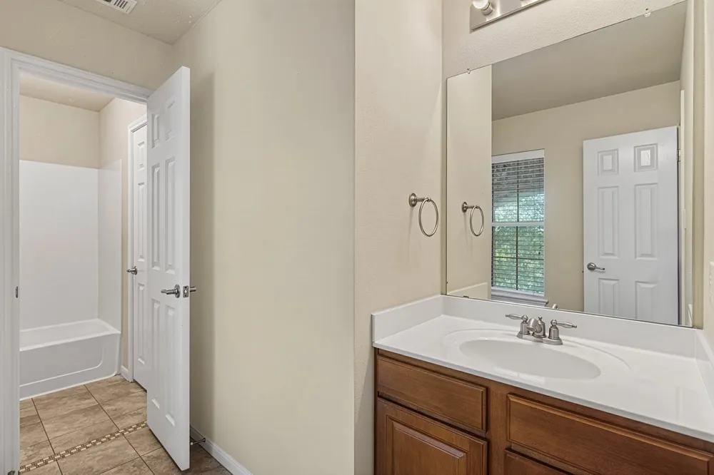 4489 Western Lake Drive Round Rock, TX 78665