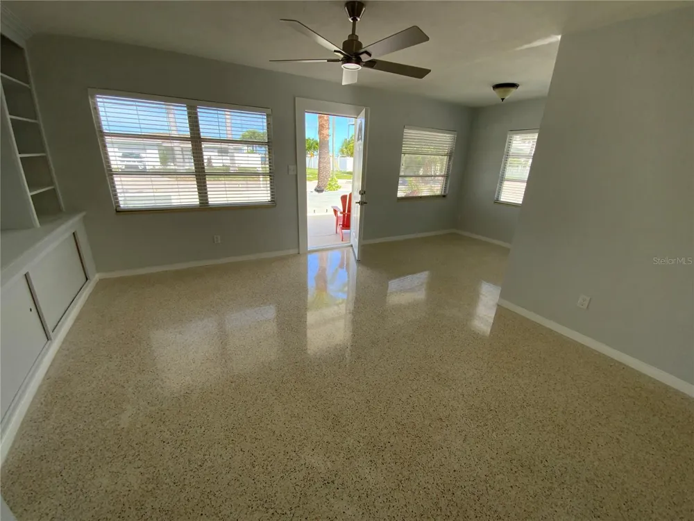 1404 COREY WAY S South Pasadena, FL 33707