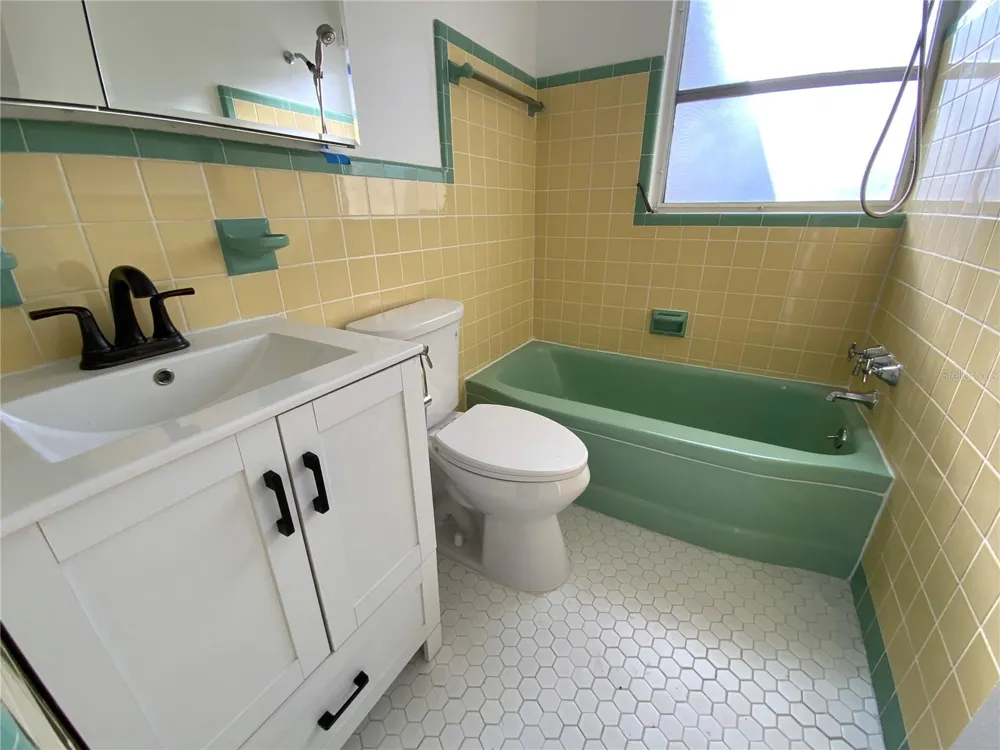 1404 COREY WAY S South Pasadena, FL 33707