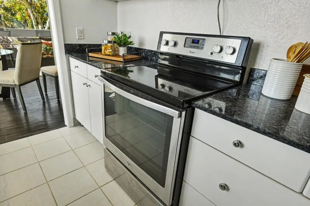 1041 Shell Boulevard #11 Foster City, CA 94404