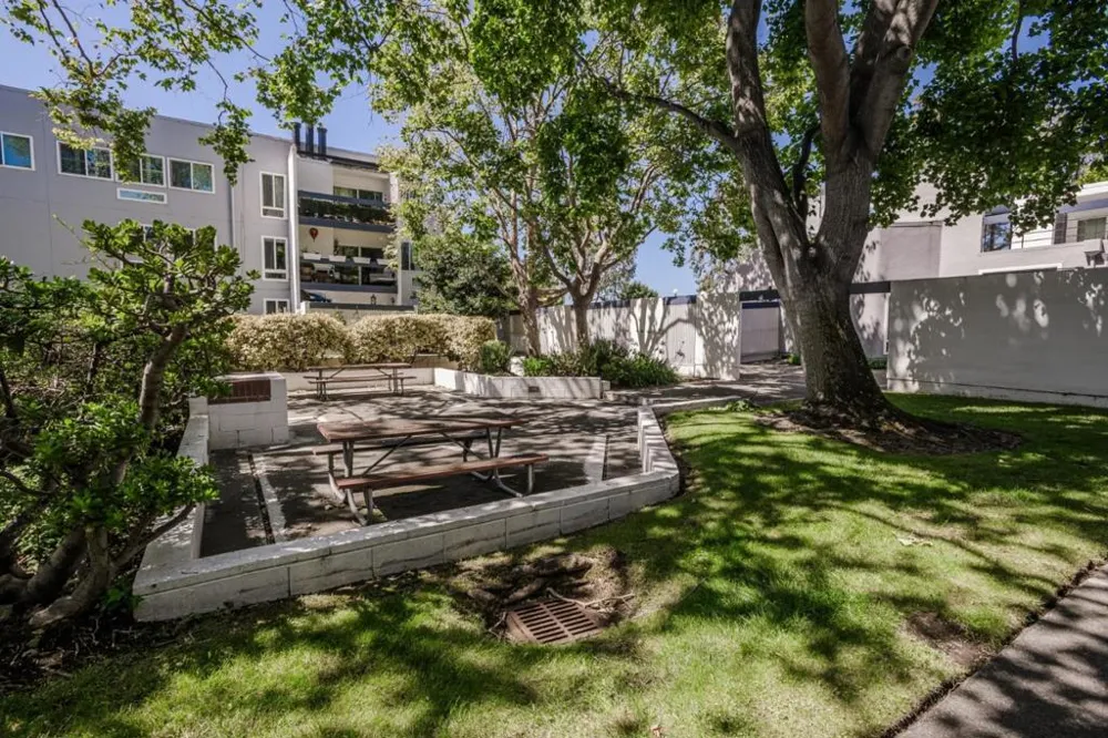 1041 Shell Boulevard #11 Foster City, CA 94404