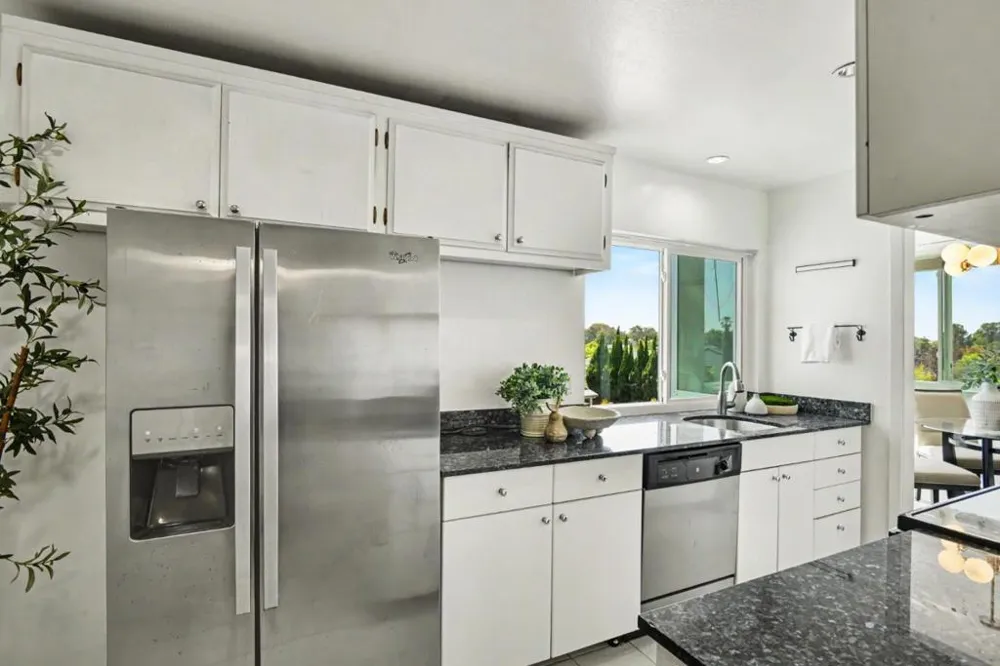1041 Shell Boulevard #11 Foster City, CA 94404