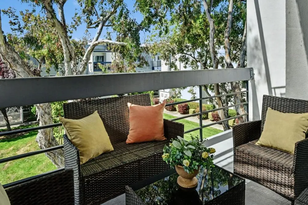 1041 Shell Boulevard #11 Foster City, CA 94404