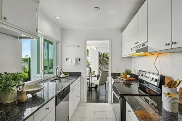 1041 Shell Boulevard #11 Foster City, CA 94404