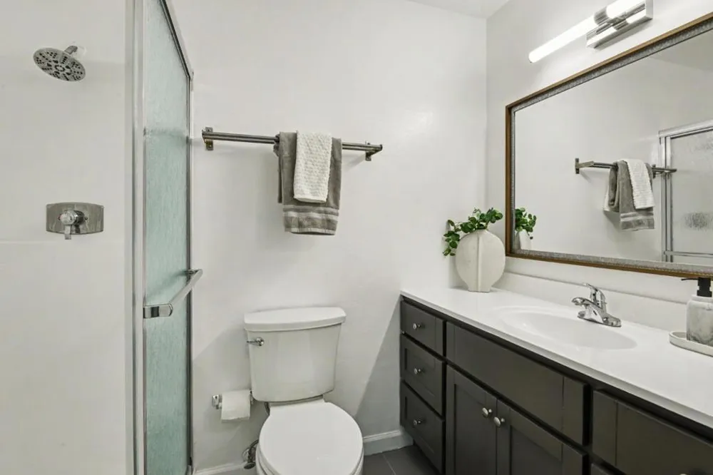 1041 Shell Boulevard #11 Foster City, CA 94404