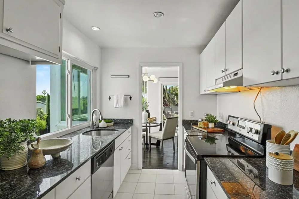1041 Shell Boulevard #11 Foster City, CA 94404