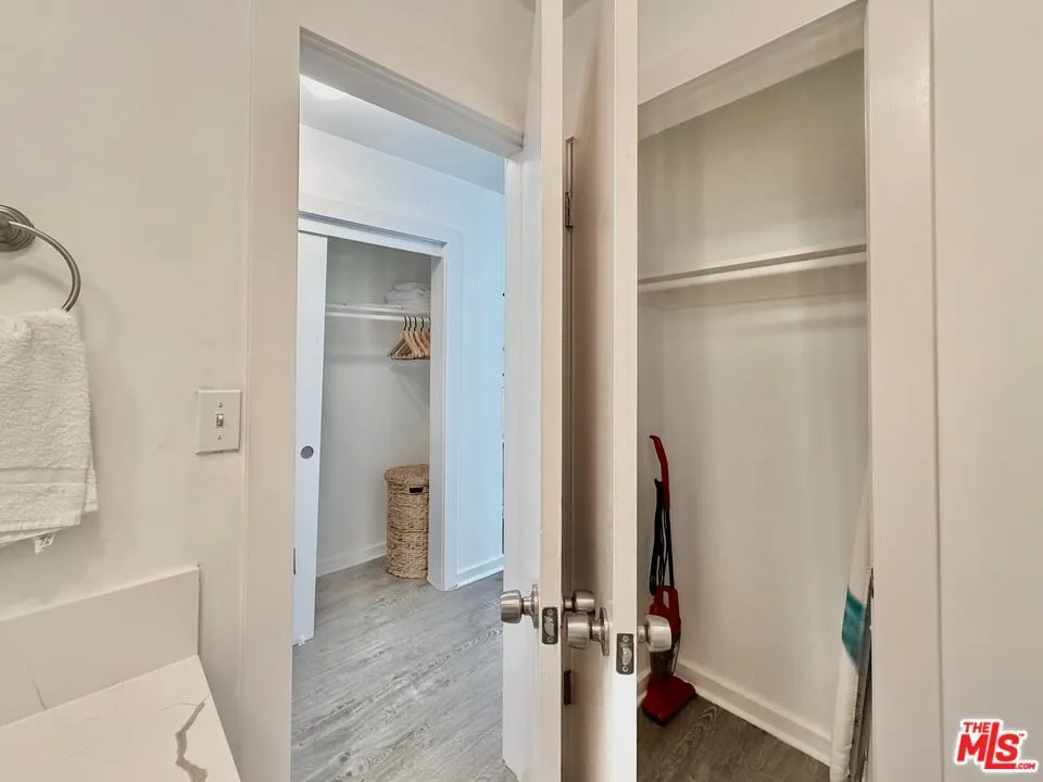 5805 W 8th Street #211 Los Angeles, CA 90036