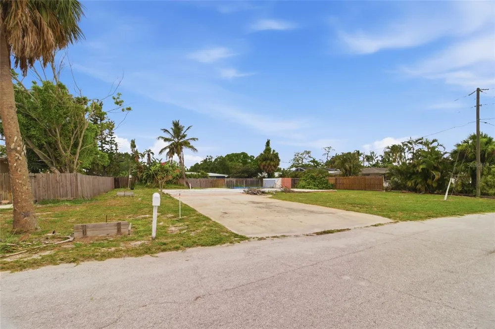 1308 62ND STREET NW Bradenton, FL 34209