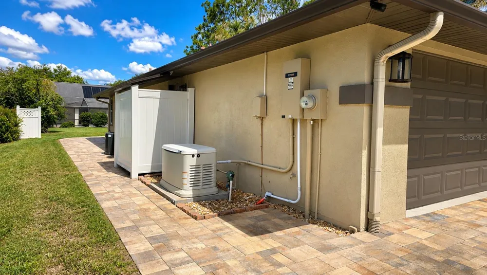 6441 SILVER OAKS DRIVE Zephyrhills, FL 33542